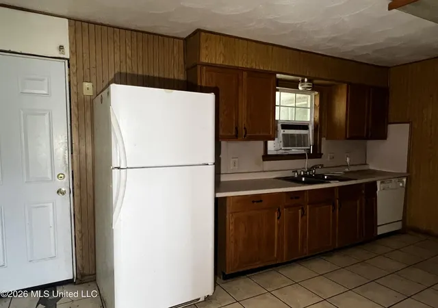 Photo 3 of Sale Pending at 204 N Wilson Blvd, Gulfport, MS 39503 | MLS# 4155077 | Listing updated on 2026-08-28