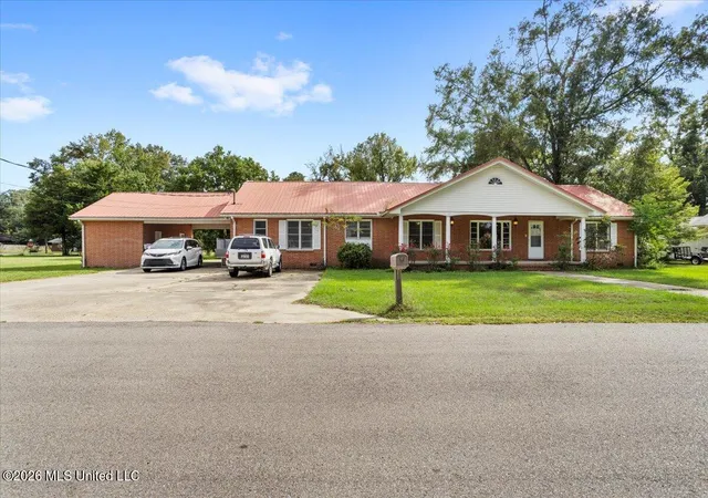 Homes for sale in Taylorsville, MS | 140 Myrtle St, Taylorsville, MS 39168 | MLS# 4154580