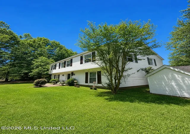Photo 2 of Single family home for sale at 5202 Runnymede Rd, Jackson, MS 39211 | MLS# 4154594 | Listing updated on 2026-07-13