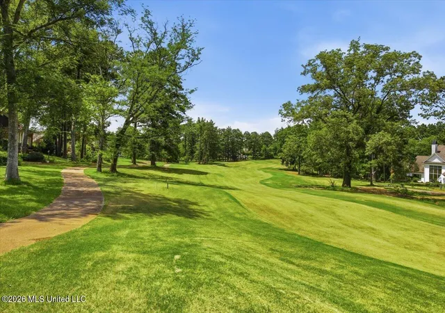 Photo 2 of Sale Pending at 108 Whisper Ridge Dr, Madison, MS 39110 | MLS# 4155840 | Listing updated on 2026-09-22