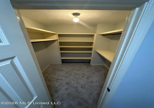 Photo 4 of Single family home for sale at 1528 Tracewood Dr, Jackson, MS 39211 | MLS# 4156623 | Listing updated on 2026-07-28