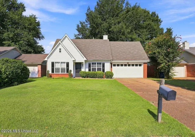 Photo 2 of Sale Pending at 5871 Kentwood, Horn Lake, MS 38637 | MLS# 4157722 | Listing updated on 2026-08-06
