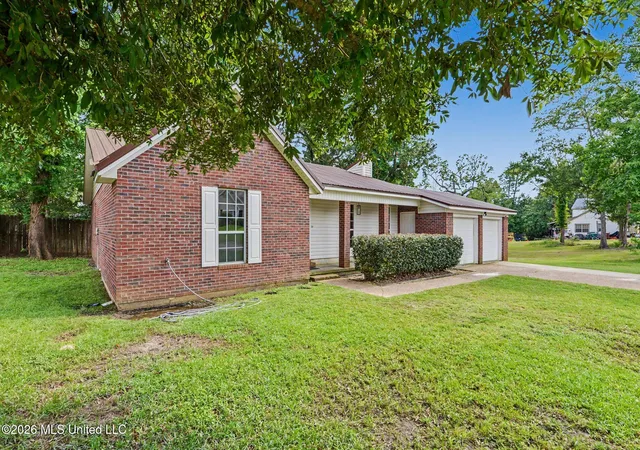 Photo 2 of Single family home for sale at 1965 Bayside Dr, Biloxi, MS 39532 | MLS# 4154678 | Listing updated on 2026-09-04