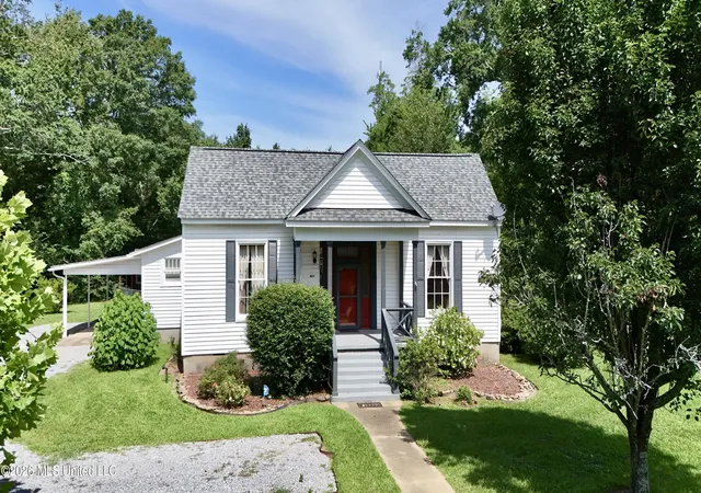 Homes for sale in Crystal Springs, MS | 412 S Jackson St, Crystal Springs, MS 39059 | MLS# 4154941