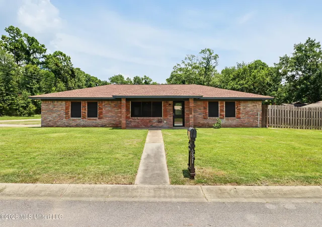 2nd image of 631 Michelle Dr, Biloxi, MS 39532 | MLS# 4155363