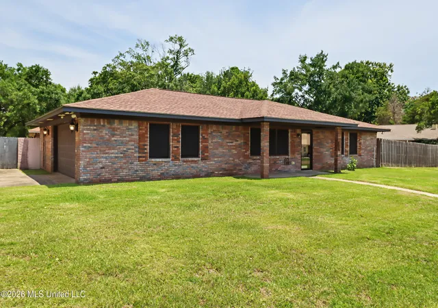 3rd image of 631 Michelle Dr, Biloxi, MS 39532 | MLS# 4155363