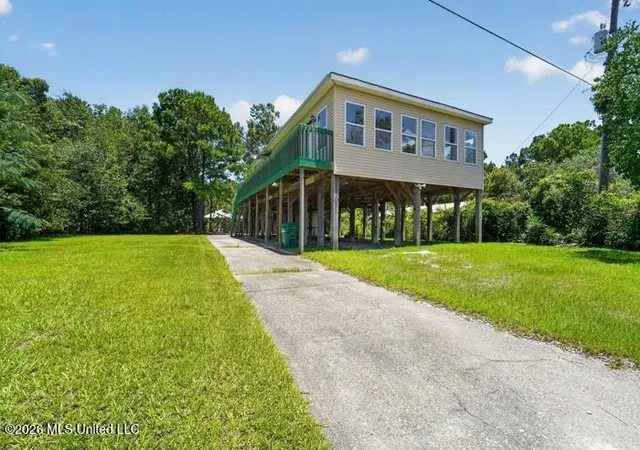 Photo 3 of Single family home for sale at 304 Vacation Ln, Waveland, MS 39576 | MLS# 4154674 | Listing updated on 2026-09-04