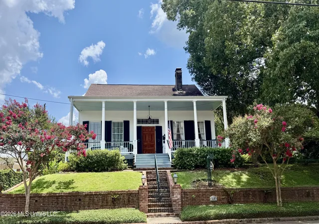 Homes for sale in Natchez, MS | 409 S Rankin St, Natchez, MS 39120 | MLS# 4154697