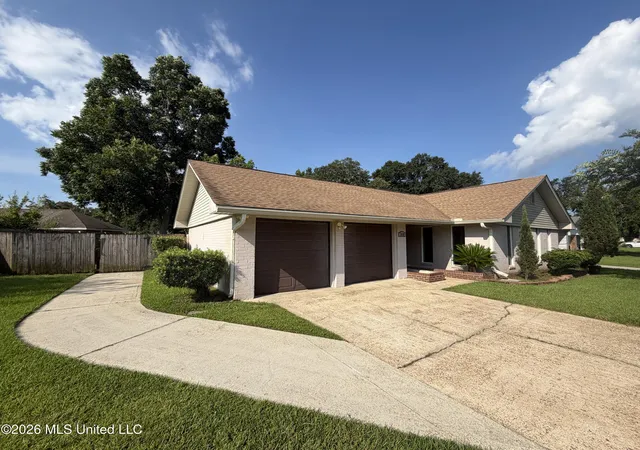 2nd image of 2421 Sunkist Country Club Rd, Biloxi, MS 39532 | MLS# 4154685