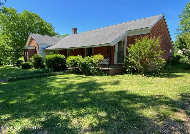 Homes for sale in Waterford, MS | 9 Potts Camp Rd, Waterford, MS 38685 | MLS# 4154687