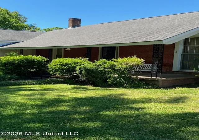Homes for sale in Waterford, MS | 9 Potts Camp Rd, Waterford, MS 38685 | MLS# 4154687