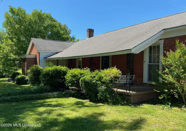 Homes for sale in Waterford, MS | 9 Potts Camp Rd, Waterford, MS 38685 | MLS# 4154687