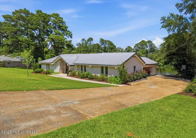 Photo 3 of Single family home for sale at 238 Kiowa Dr, Madison, MS 39110 | MLS# 4154719 | Listing updated on 2026-09-20