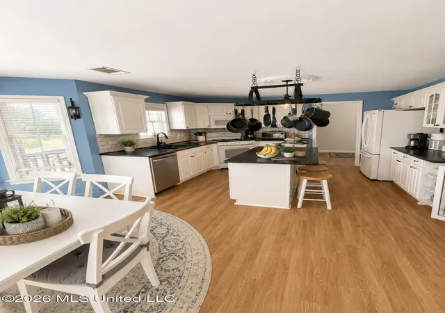 Photo 3 of Single family home for sale at 2903 Hunter Rd, Thaxton, MS 38871 | MLS# 4154715 | Listing updated on 2026-10-26