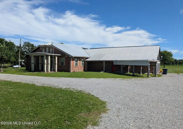 Homes for sale in Clarksdale, MS | 10644 Hwy 322 Bellview Rd, Clarksdale, MS 38614 | MLS# 4154828