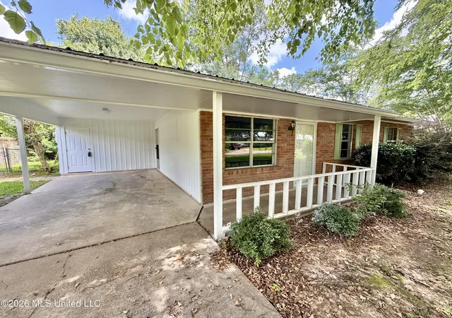 Homes for sale in Crystal Springs, MS | 101 Baker St, Crystal Springs, MS 39059 | MLS# 4154839