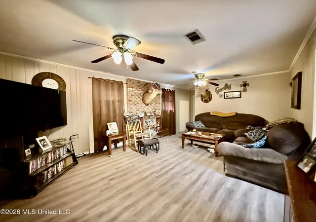 3rd image of 903 Kenwood Ln, Natchez, MS 39120 | MLS# 4154803
