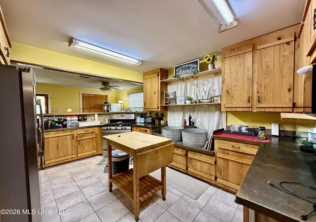 5th image of 903 Kenwood Ln, Natchez, MS 39120 | MLS# 4154803