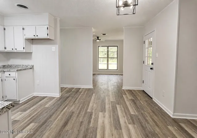 Photo 3 of Sale Pending at 561 Colonial Dr, Holly Springs, MS 38635 | MLS# 4156337 | Listing updated on 2026-08-22
