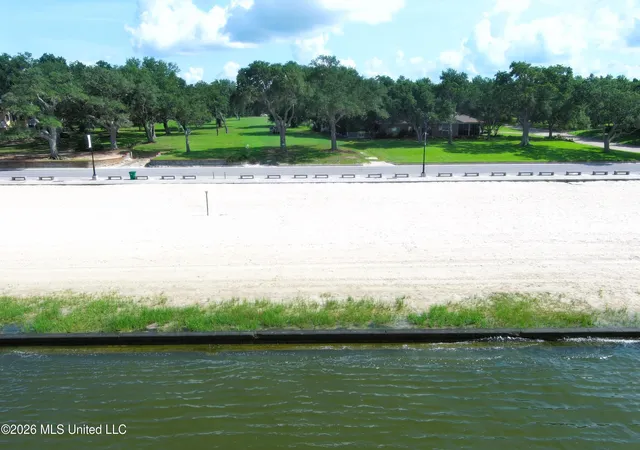 11th image of 2906 Washington Ave, Pascagoula, MS 39567 | MLS# 4154773