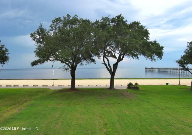 2nd image of 2906 Washington Ave, Pascagoula, MS 39567 | MLS# 4154773