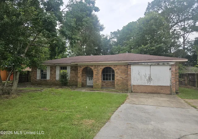 Homes for sale in Gautier, MS | 2307 W Park Dr, Gautier, MS 39553 | MLS# 4154830