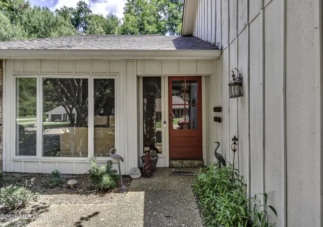 Photo 3 of Sale Pending at 1116 Benbrook Dr, Madison, MS 39110 | MLS# 4155209 | Listing updated on 2026-09-20