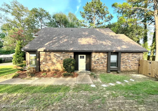 Homes for sale in Clinton, MS | 5 Dove Way Cir, Clinton, MS 39056 | MLS# 4154857