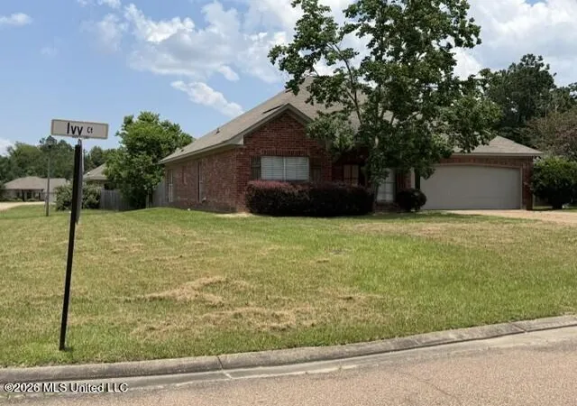 Photo 2 of Sale Pending at 401 Ivy Ct, Pearl, MS 39208 | MLS# 4154891 | Listing updated on 2026-09-14