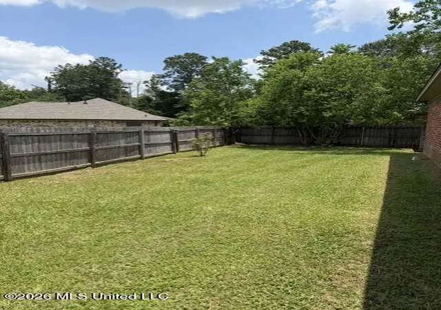 Photo 4 of Sale Pending at 401 Ivy Ct, Pearl, MS 39208 | MLS# 4154891 | Listing updated on 2026-09-14