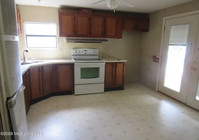 Homes for sale in Batesville, MS | 64 Summer Dr, Batesville, MS 38606 | MLS# 4154864