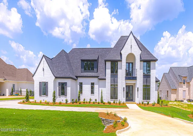 Photo 2 of Sale Pending at 174 Westlake Cir, Madison, MS 39110 | MLS# 4154895 | Listing updated on 2026-09-15