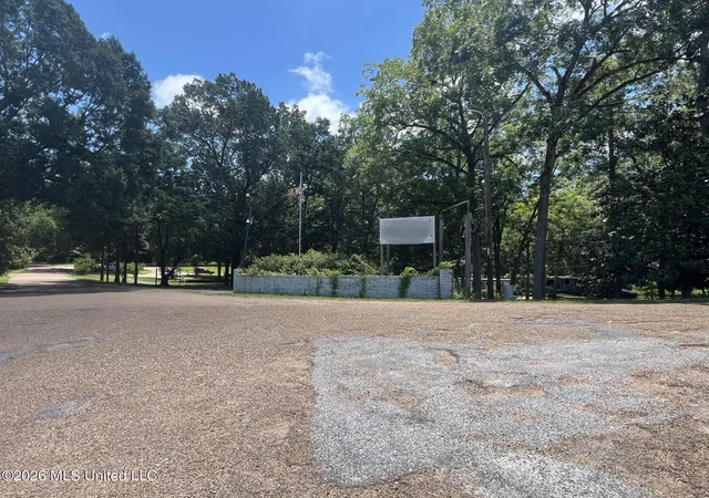 Homes for sale in Natchez, MS | 1 Fredrick Rd, Natchez, MS 39120 | MLS# 4154897