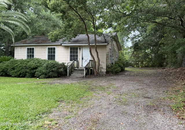 3rd image of 1209 Polk Ave, Pascagoula, MS 39567 | MLS# 4155622