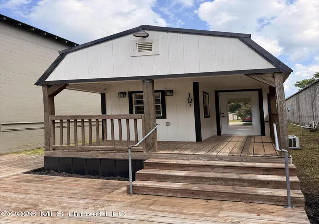 Homes for sale in Meadville, MS | 107 Main St, Meadville, MS 39653 | MLS# 4154918