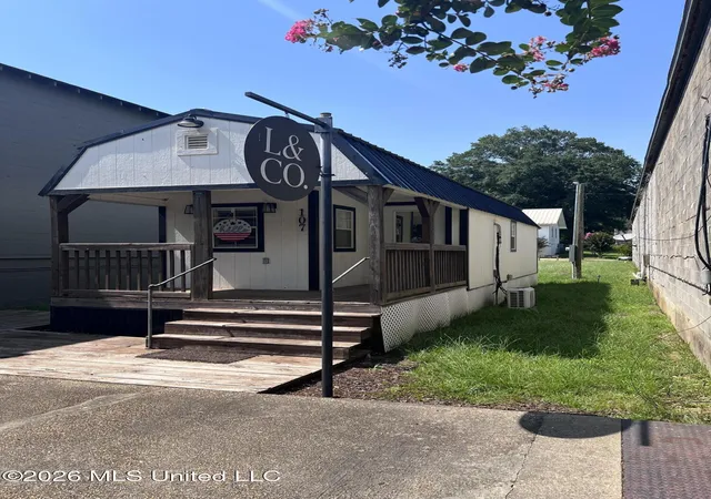 Homes for sale in Meadville, MS | 107 Main St, Meadville, MS 39653 | MLS# 4154918
