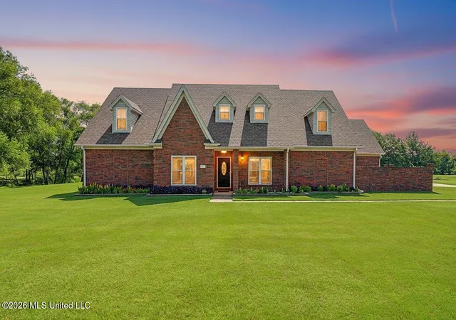 Photo 2 of Single family home for sale at 2578 Oak Xing Dr, Hernando, MS 38632 | MLS# 4154972 | Listing updated on 2026-08-14