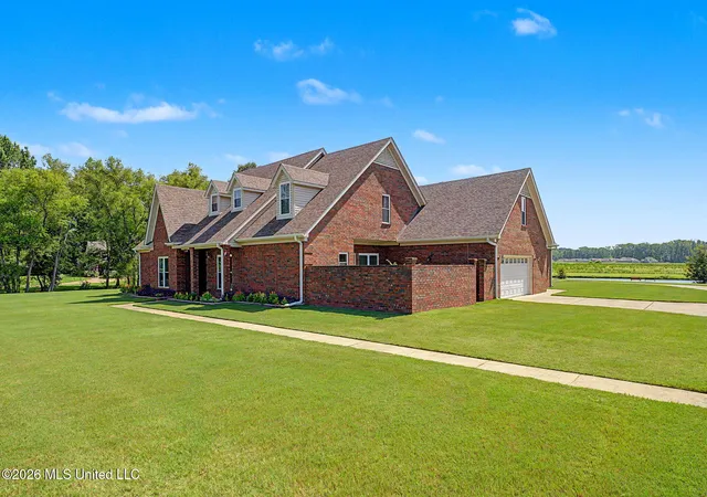 Photo 4 of Single family home for sale at 2578 Oak Xing Dr, Hernando, MS 38632 | MLS# 4154972 | Listing updated on 2026-08-14