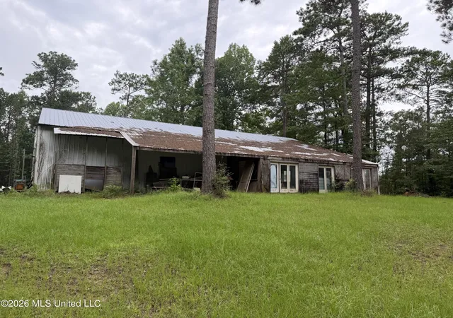 Homes for sale in Florence, MS | 112 Lake Louise Dr, Florence, MS 39073 | MLS# 4154984