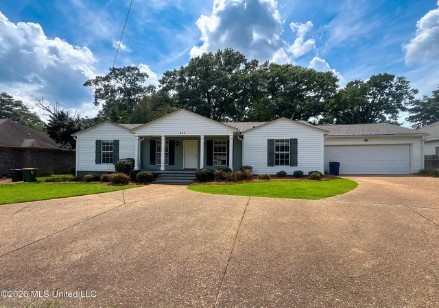 Homes for sale in Ridgeland, MS | 455 S Wheatley St, Ridgeland, MS 39157 | MLS# 4155044