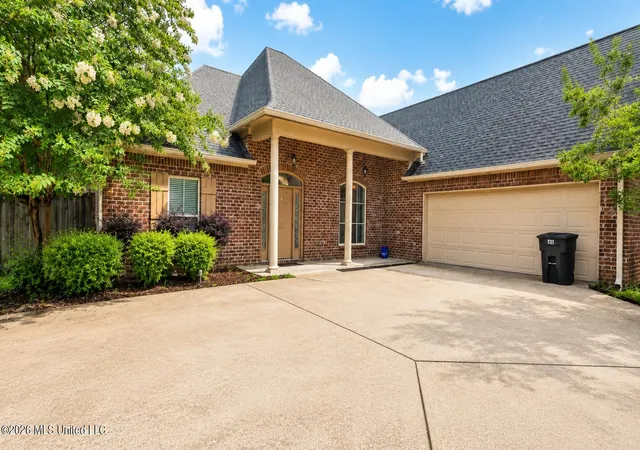 Homes for sale in Canton, MS | 131 Bradshaw Xing, Canton, MS 39046 | MLS# 4155082