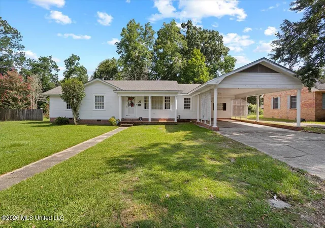 Homes for sale in Columbia, MS | 804 Lafayette St, Columbia, MS 39429 | MLS# 4154956