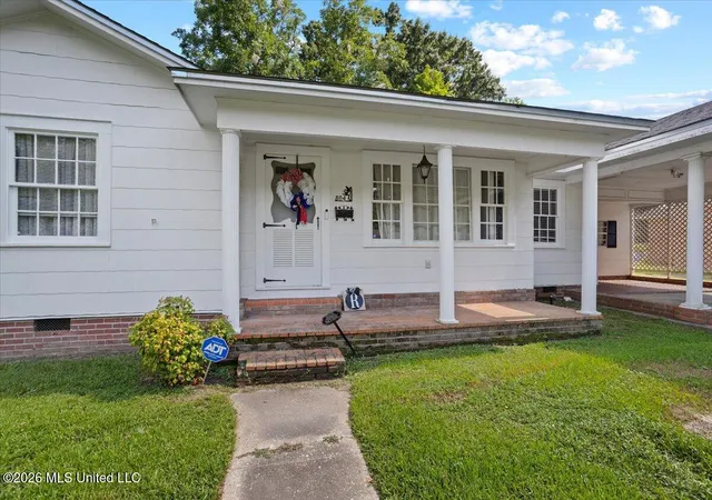 Homes for sale in Columbia, MS | 804 Lafayette St, Columbia, MS 39429 | MLS# 4154956