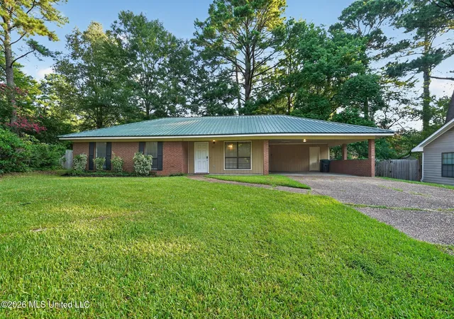 Photo 1 of Single family home for sale at 110 Wildwood Ln, Brandon, MS 39047 | MLS# 4155180 | Listing updated on 2026-10-13