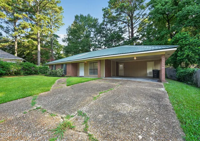 Photo 1 of Single family home for sale at 110 Wildwood Ln, Brandon, MS 39047 | MLS# 4155180 | Listing updated on 2026-10-13