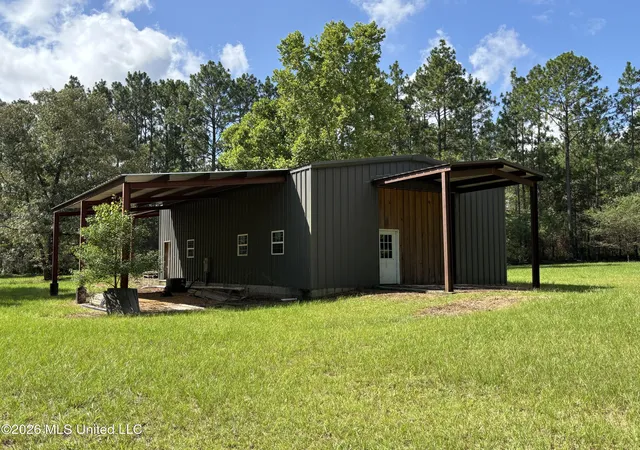 Homes for sale in Lumberton, MS | 202 Smith Rd, Lumberton, MS 39455 | MLS# 4155051