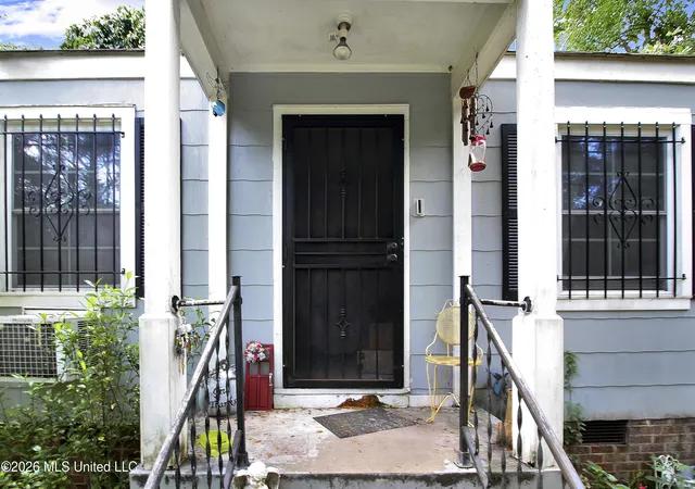 Photo 2 of Single family home for sale at 5155 Barrier Pl, Jackson, MS 39204 | MLS# 4154962 | Listing updated on 2026-09-10