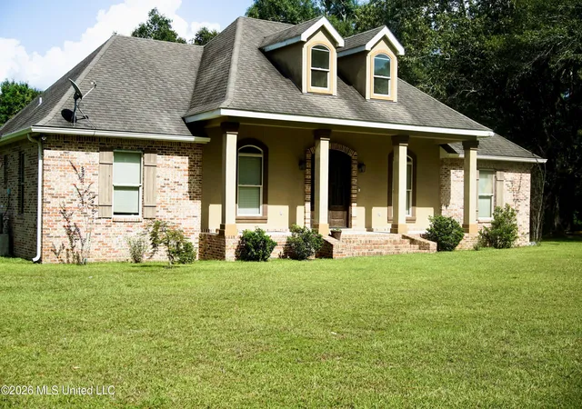 Photo 1 of Single family home for sale at 14254 Vidalia Rd, Pass Christian, MS 39571 | MLS# 4156301 | Listing updated on 2026-08-21