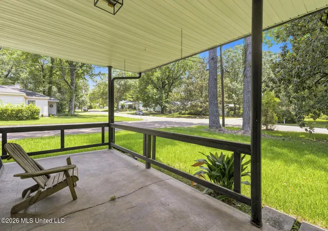 3rd image of 964 Meadow Heights Dr, Jackson, MS 39206 | MLS# 4155120