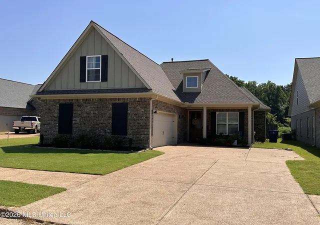 Homes for sale in Nesbit, MS | 2204 Watson View East, Nesbit, MS 38651 | MLS# 4155105